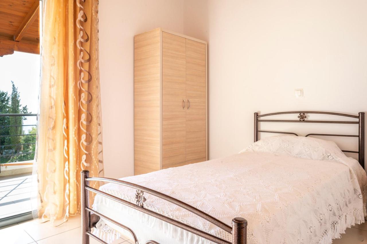 Apartments Aneta'S House Himare Ngoại thất bức ảnh