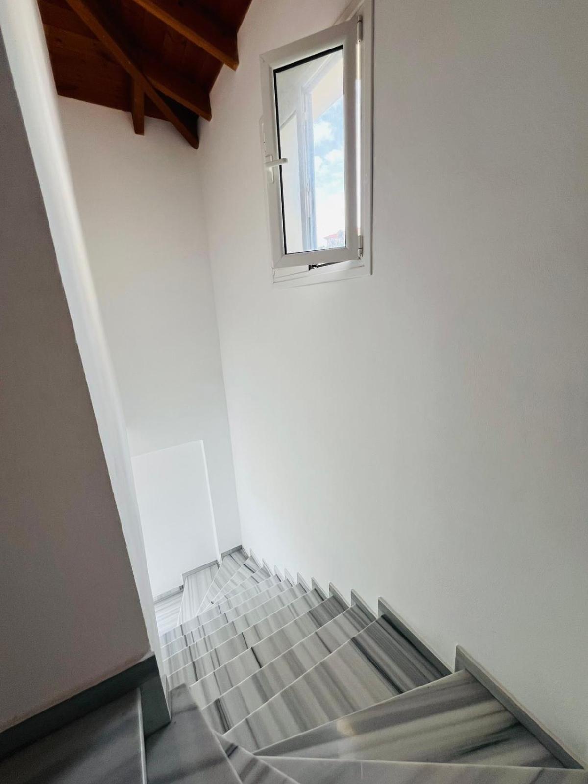 Apartments Aneta'S House Himare Ngoại thất bức ảnh