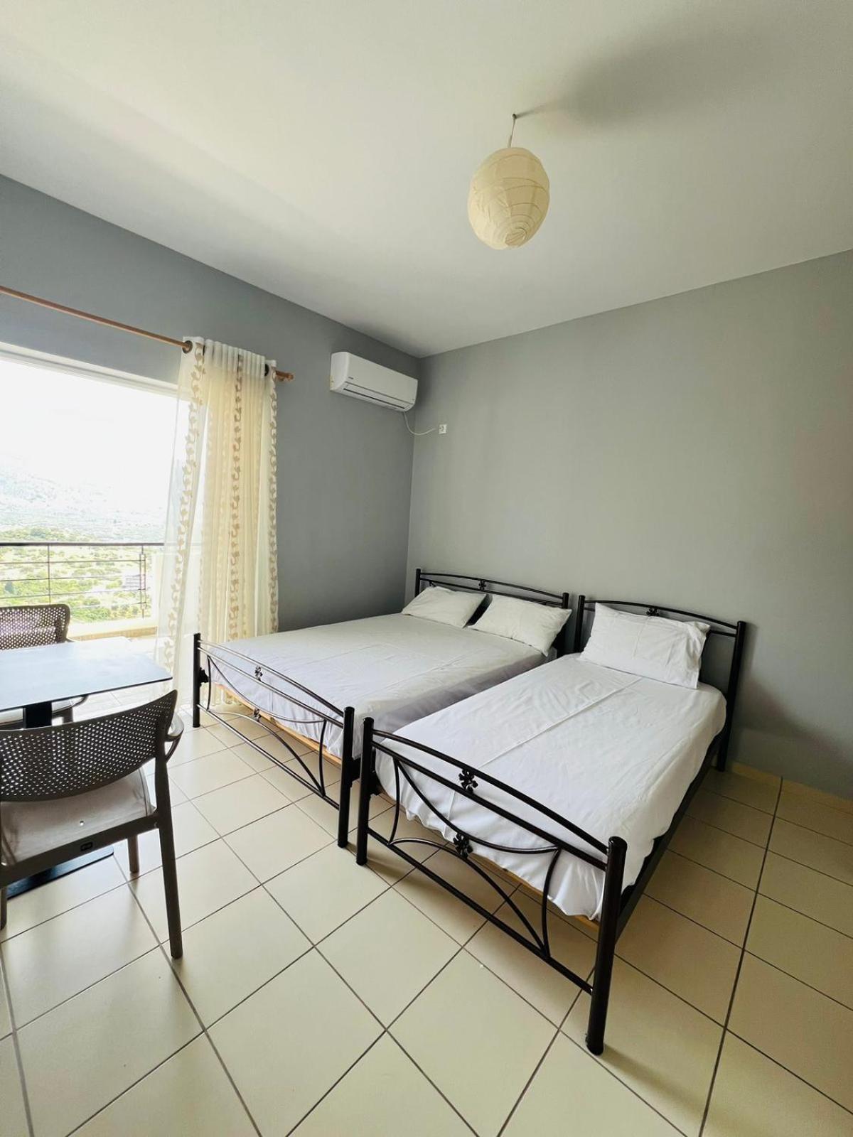 Apartments Aneta'S House Himare Ngoại thất bức ảnh