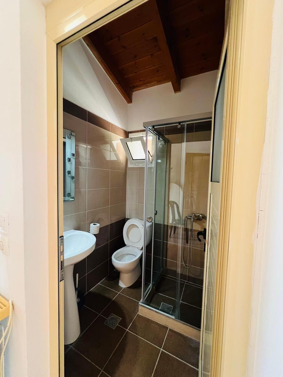 Apartments Aneta'S House Himare Ngoại thất bức ảnh