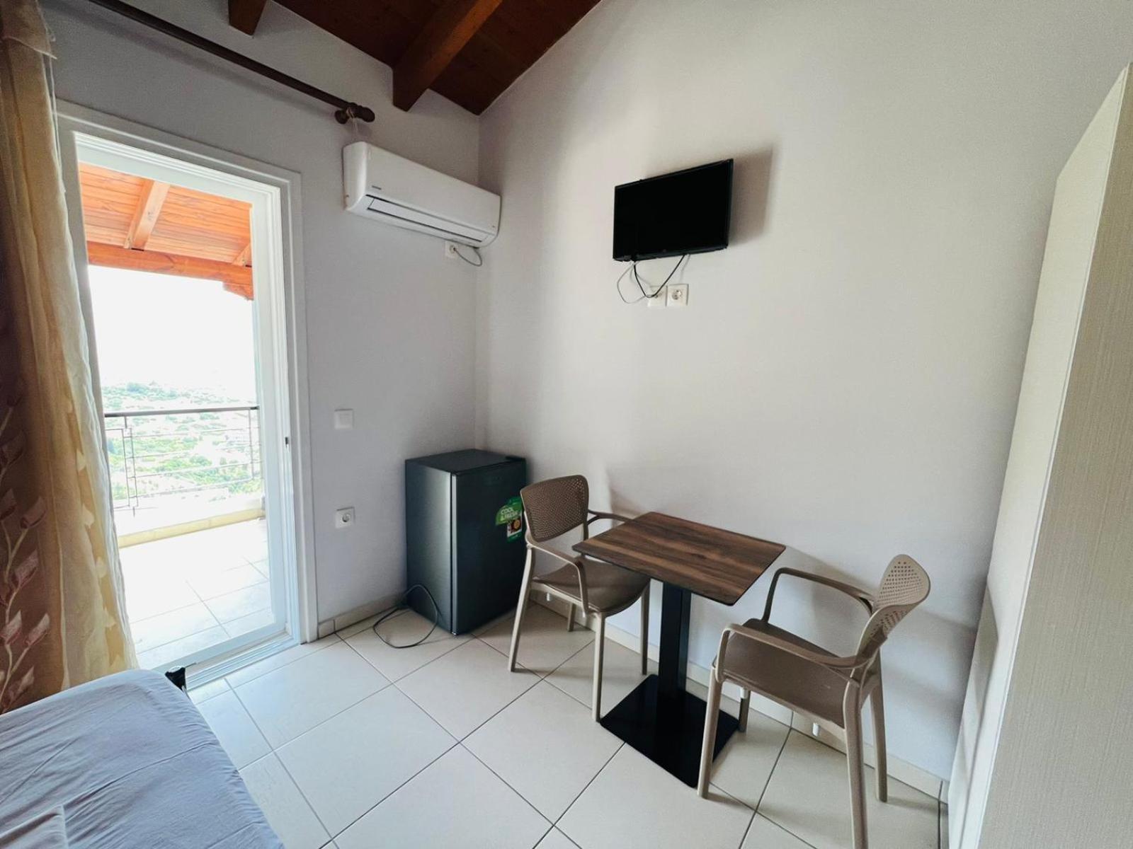 Apartments Aneta'S House Himare Ngoại thất bức ảnh