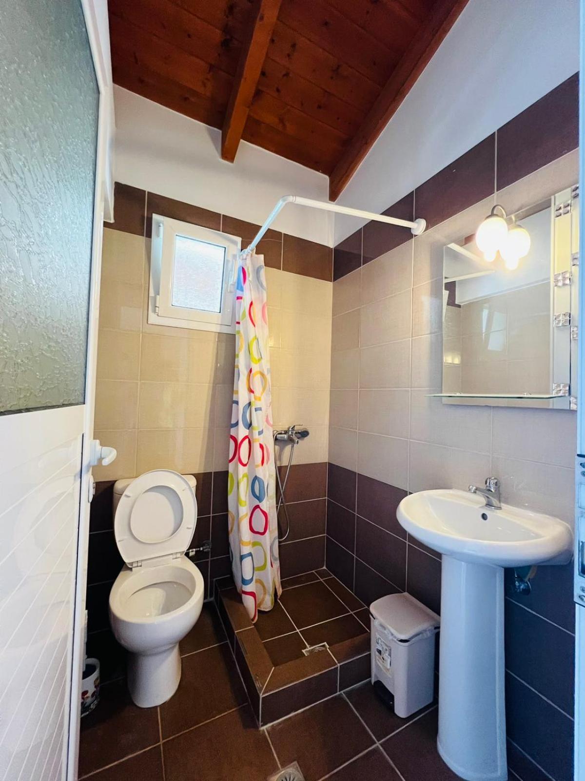 Apartments Aneta'S House Himare Ngoại thất bức ảnh