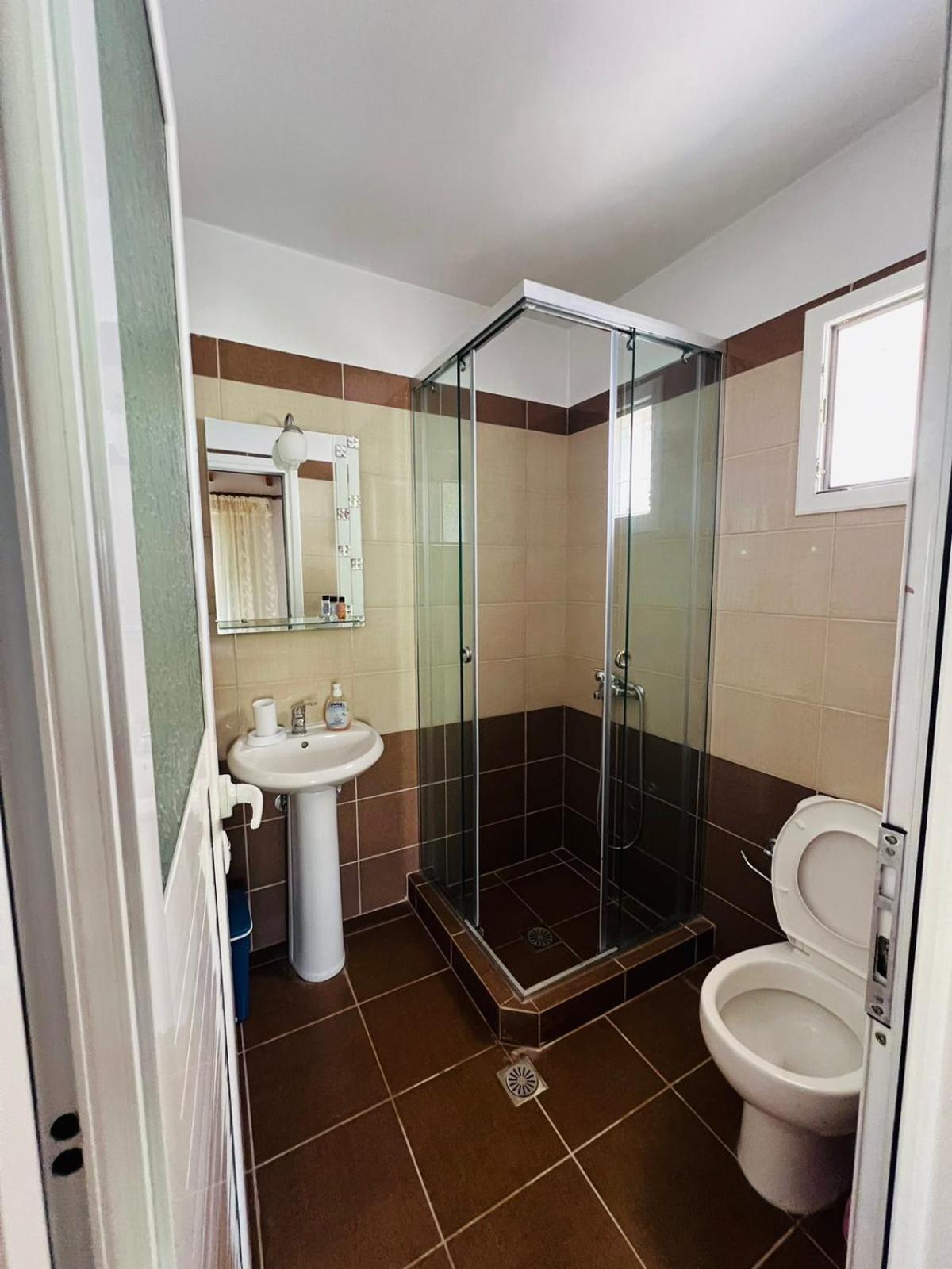 Apartments Aneta'S House Himare Ngoại thất bức ảnh